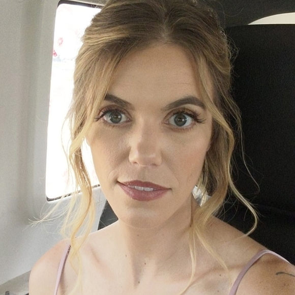 Meet your seller Brittany - Picture 4 of 4